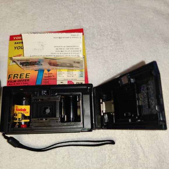 Kodak Star 635 DX Wind 35MM Camera, with Manual and Case - Picture 9 of 16